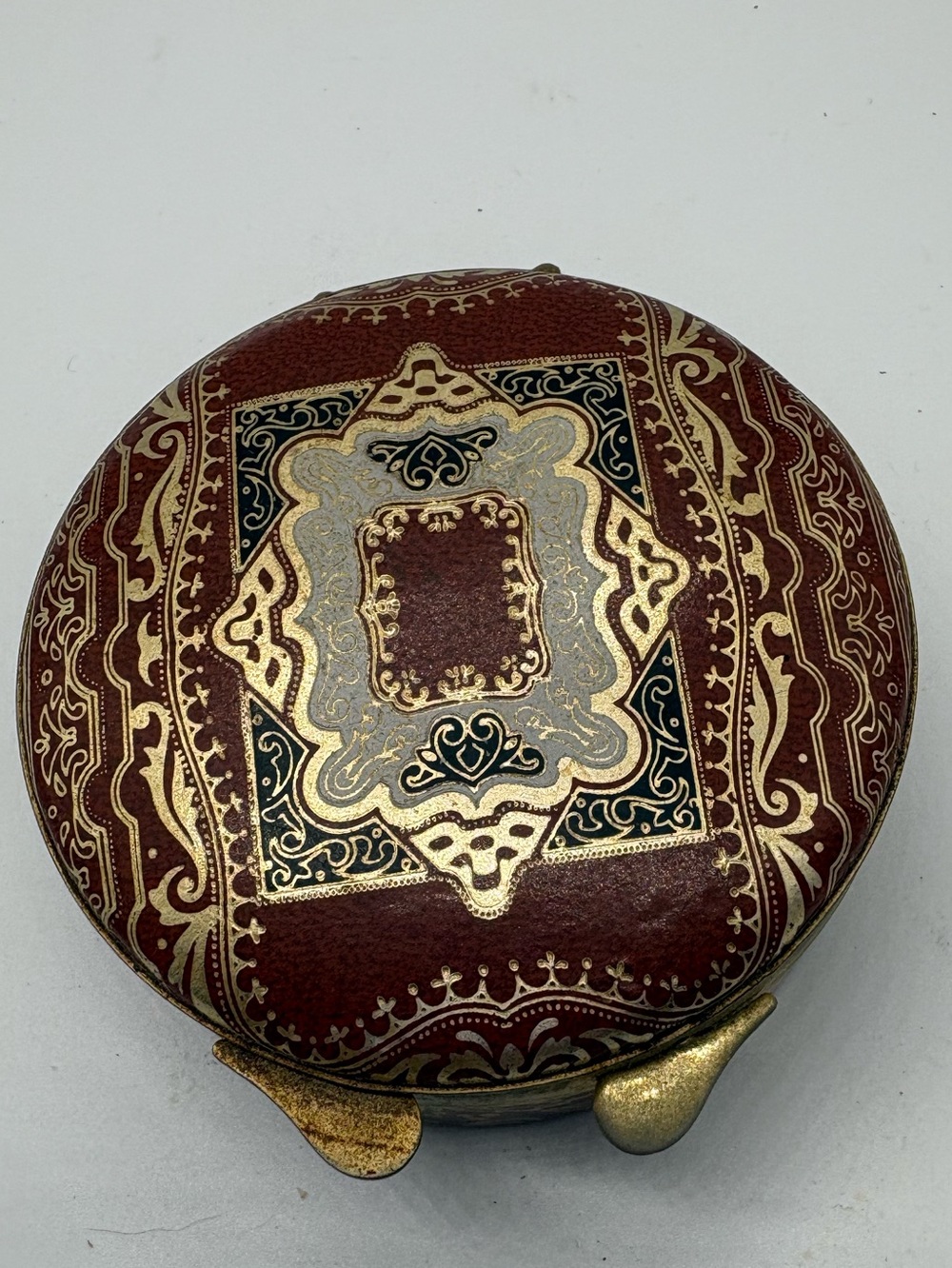 Decorative Maroon and Gold Round Compact Case - Women Accessories